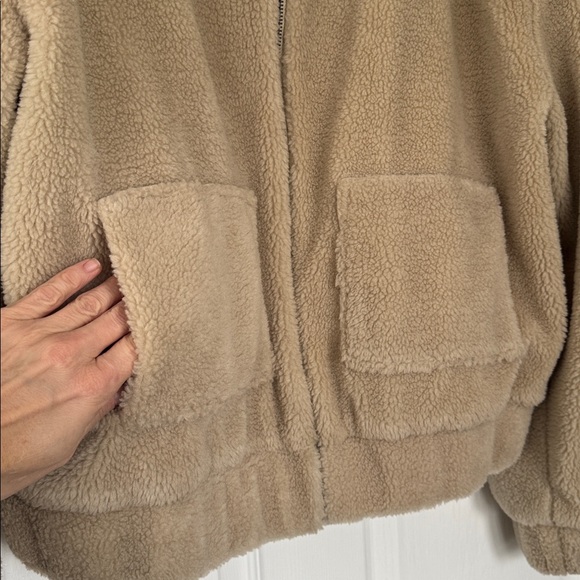 SAKS/LEA & VIOLA Oversized Beige Teddy Bomber Jacket - Size Medium - Picture 4 of 8